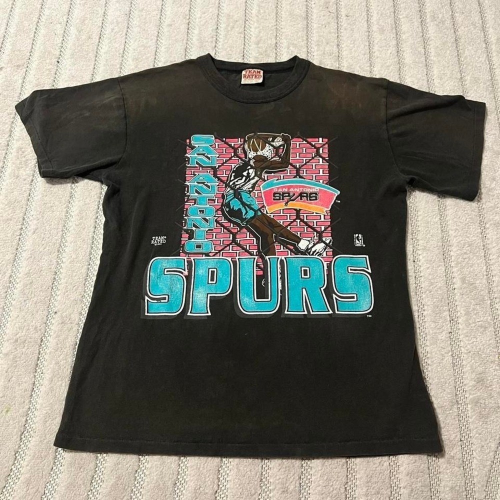 VTG 1993 San Antonio Spurs NBA T-shirt size Medium Sports Streetwear Retro